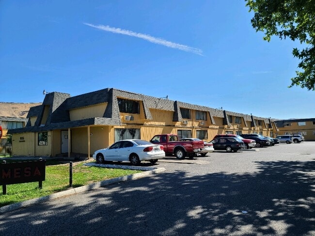 1705 Gordon Rd in Yakima, WA - Foto de edificio - Building Photo