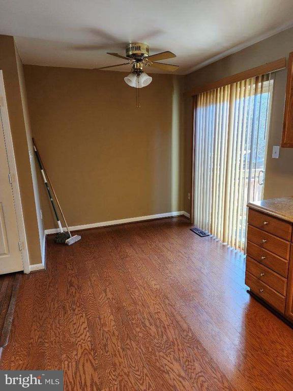 14729 Flower Hill Dr in Centreville, VA - Building Photo - Building Photo