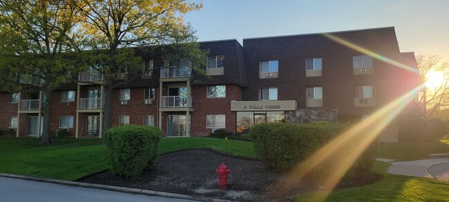 property at 6 Villa Verde Dr