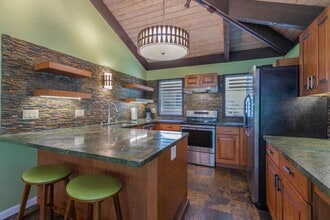 4701 Kawaihau Rd in Kapaa, HI - Building Photo - Building Photo