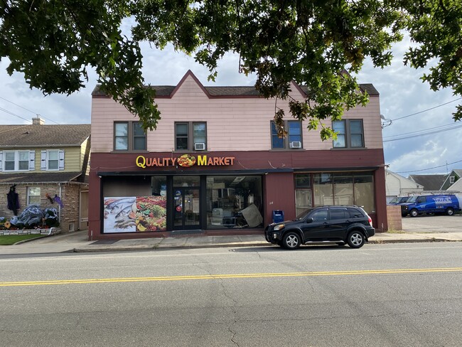 85 Westbury Ave, Unit 85 Westbury Ave. 1w in Mineola, NY - Foto de edificio - Building Photo