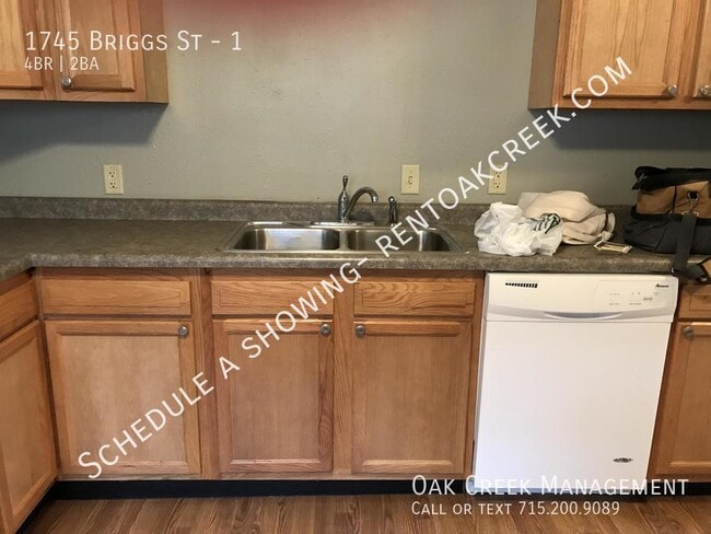 1745 Briggs St in Stevens Point, WI - Building Photo - Building Photo