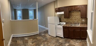 400 E Philadelphia Ave, Unit #2 in Boyertown, PA - Building Photo