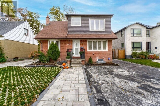 property at 395 Burnhamthorpe Rd