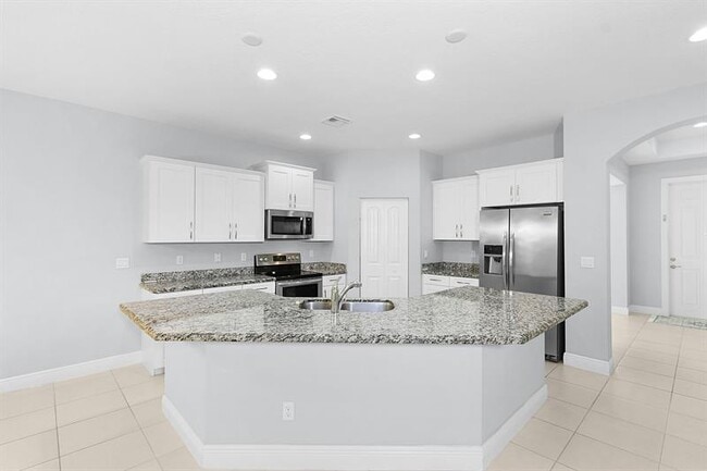 property at 5915 SE Entry Ct