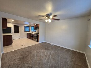 513 MacFarlane Dr in Pittsburgh, PA - Building Photo - Building Photo