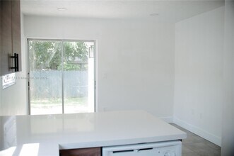 20522 SW 92nd Pl in Cutler Bay, FL - Building Photo - Building Photo