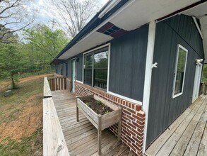 2340 Hines Valley Rd in Lenoir City, TN - Building Photo - Building Photo