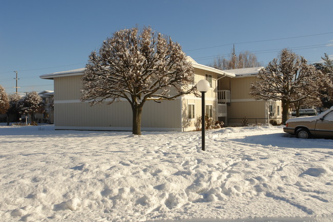 The Ponderosa in Spokane, WA - Foto de edificio - Building Photo