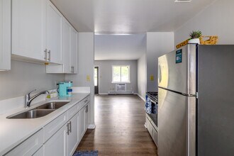 Hideaway at Kingspark in Charlotte, NC - Foto de edificio - Interior Photo