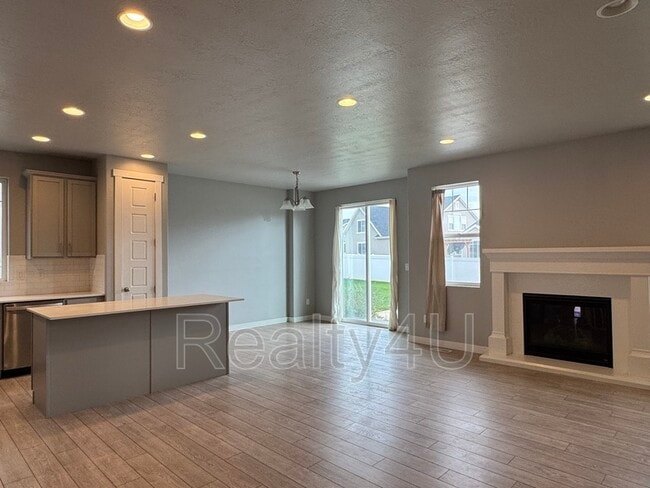 1433 Dairy Ln in Lindon, UT - Foto de edificio - Building Photo