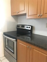 2450 NE 188th St in Miami, FL - Building Photo - Building Photo