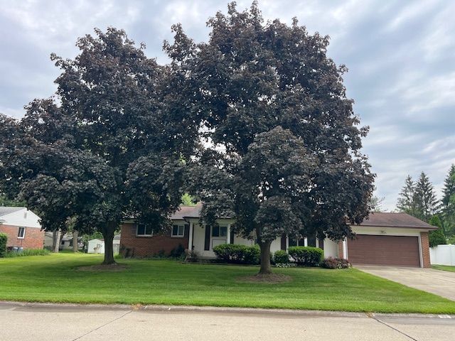 87 Carter Ave in Troy, MI - Foto de edificio