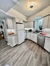 576 Washington St, Unit 7 in Brookline, MA - Building Photo - Building Photo