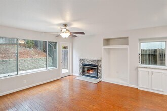 408 Hansen Cir in Folsom, CA - Building Photo - Building Photo