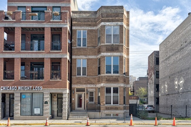 property at 2717 N Halsted St