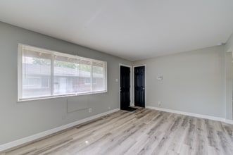 11224 Liana Ln in St. Ann, MO - Building Photo - Building Photo