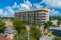 Coral Pointe Condo in Miami, FL - Building Photo - Building Photo