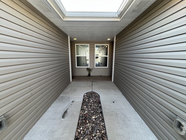 5326 Hillside136 in Wichita, KS - Building Photo - Building Photo