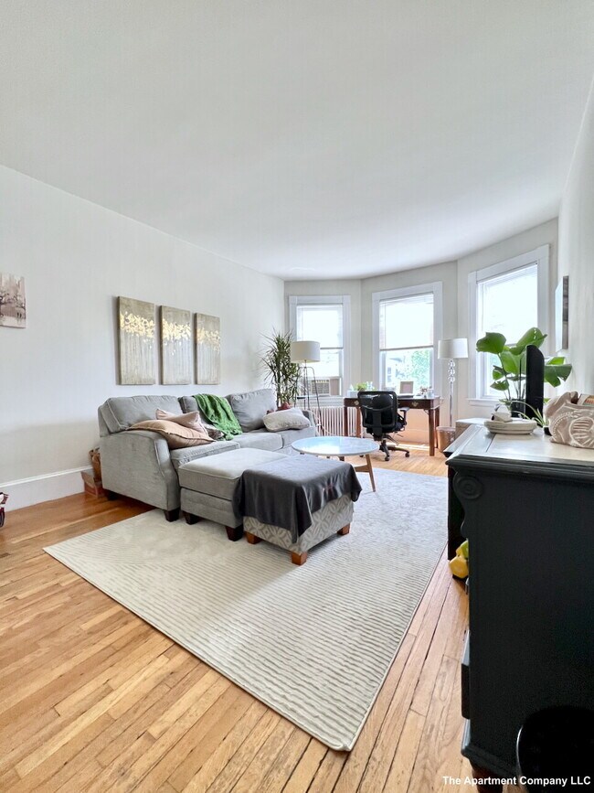 74 Walnut St, Unit 10 in Somerville, MA - Building Photo - Building Photo
