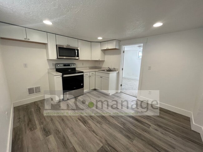 property at 160 W 14th St