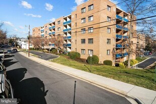1931 N Cleveland St, Unit 213 in Arlington, VA - Building Photo