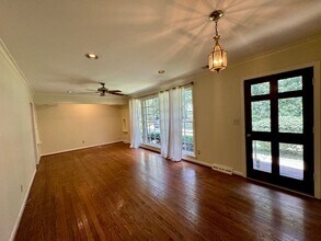 3905A Trimble Rd in Nashville, TN - Building Photo - Building Photo