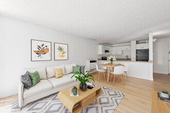 325 Rowland Blvd in Novato, CA - Building Photo - Building Photo