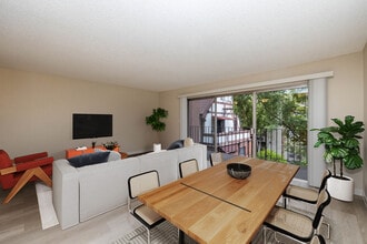 169 Santa Rosa in Oakland, CA - Foto de edificio - Building Photo