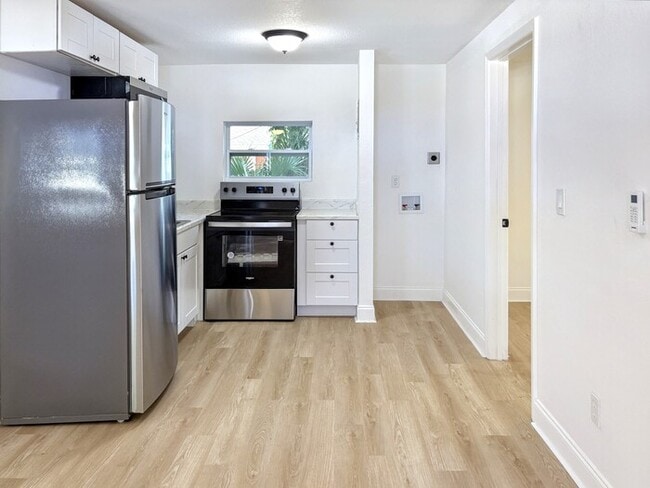 4605 N Hubert Ave in Tampa, FL - Building Photo - Building Photo