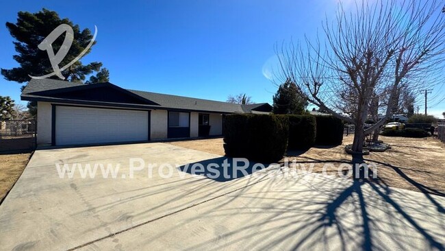 10287 Oakwood Ave in Hesperia, CA - Building Photo - Building Photo