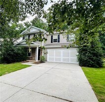 2920 Centerglen Ln in Cumming, GA - Building Photo