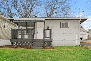 9947 Lark Ave in St. Louis, MO - Building Photo