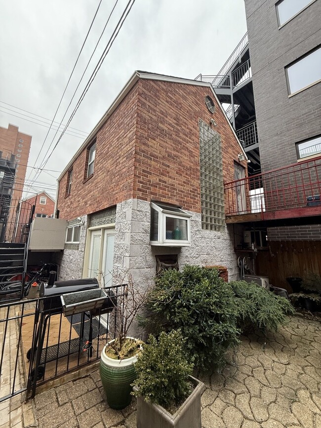 1423 W Walton St in Chicago, IL - Building Photo - Building Photo