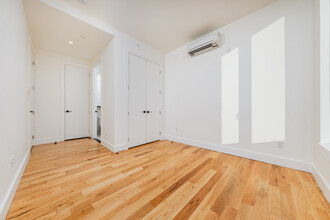 33 Franklin St, Unit 204 in Brooklyn, NY - Building Photo - Building Photo