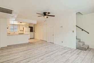 5957 Vegas Dr in Las Vegas, NV - Building Photo - Building Photo