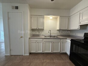 1905 N Center St in Mesa, AZ - Building Photo - Building Photo