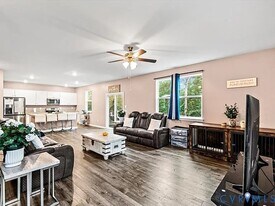 11125 Chappell Crk Cir in Hopewell, VA - Building Photo