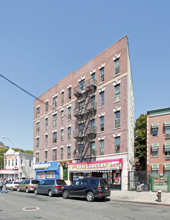 611 E 182nd St in Bronx, NY - Building Photo - Building Photo