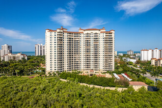 Trieste at Bay Colony in Naples, FL - Foto de edificio - Building Photo