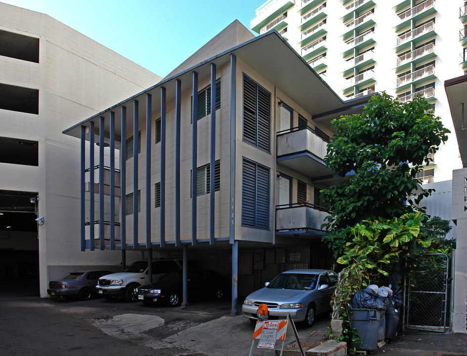 1923 Dudoit Ln in Honolulu, HI - Building Photo