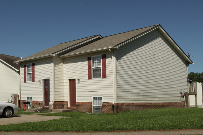 143-221 Grinder Ct in Nicholasville, KY - Building Photo - Building Photo