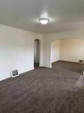 954 S 4th Ave in Pocatello, ID - Building Photo - Building Photo