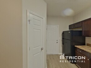 6466 Splitpine Ct in Atlanta, GA - Building Photo - Building Photo