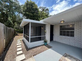 3151 Bloomingdale Villas Ct in Brandon, FL - Building Photo