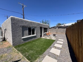 2210 N 20th St-Unit -B in Phoenix, AZ - Building Photo - Building Photo