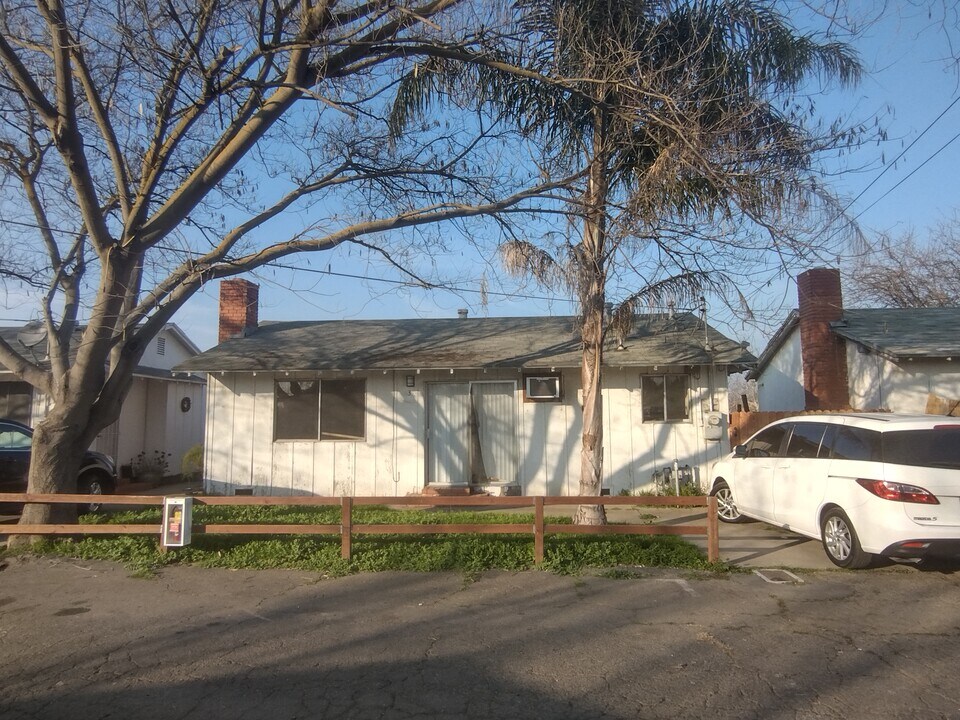 456 B St in Empire, CA - Building Photo