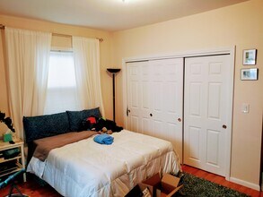 213 Newton Street, Unit Newton St in Waltham, MA - Building Photo - Building Photo