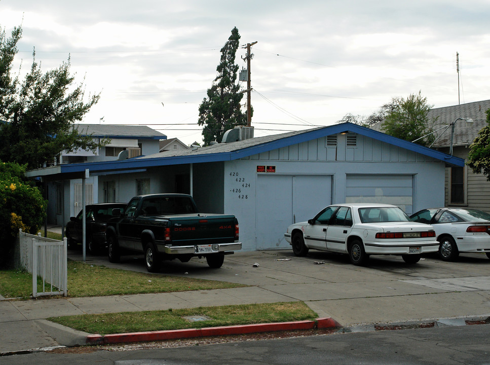 420-428 N Calaveras St in Fresno, CA - Building Photo