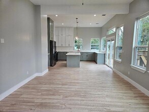 700 N Avenue C in Elgin, TX - Building Photo - Building Photo